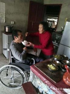 新化耄耋老母鄒娥容：15年如一日照顧癡癱兒