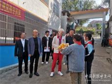 亞殘運(yùn)會(huì)冠軍鄧潔秋榮歸母校開展勵(lì)志教育活動(dòng)