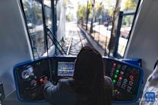 中國造輕軌列車在墨西哥城首開運(yùn)營