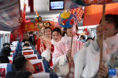 文藝表演 情暖旅途