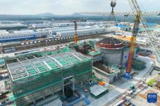 “玲龍一號(hào)”全球首堆外穹頂?shù)跹b完成