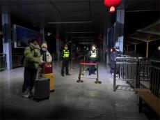 深夜守護者：黃山交通執(zhí)法人員的溫情堅守