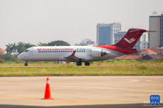 中國(guó)國(guó)產(chǎn)商用飛機(jī)ARJ21和C919首次亮相老撾