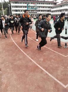 隆回高洲中學(xué)：“體育活動”列入“課堂作業(yè)清單”