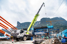渝湘復線高速磨寨烏江特大橋建設進入沖刺階段
