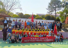 采風(fēng)接踵而至? 山村尚美而歡