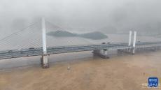 廣東佛山九江大橋發(fā)生擦碰事件 7人獲救4人失聯(lián)