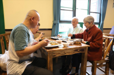 衡陽(yáng)市珠暉區(qū)一個(gè)社區(qū)食堂火爆背后的“基層減負(fù)實(shí)踐”