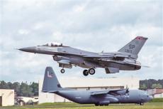 北約開展空戰(zhàn)格斗演習