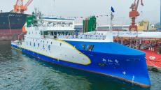 我國自主研發(fā)智能研究與實(shí)訓(xùn)兩用船在大連交付