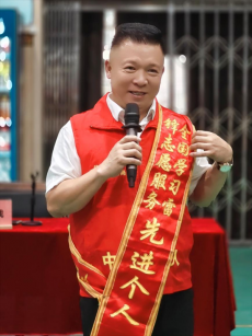 衡陽市七中邀請(qǐng)?zhí)苽鋺?zhàn)來校進(jìn)行演講