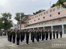 高中軍訓：青春的磨礪與成長的洗禮