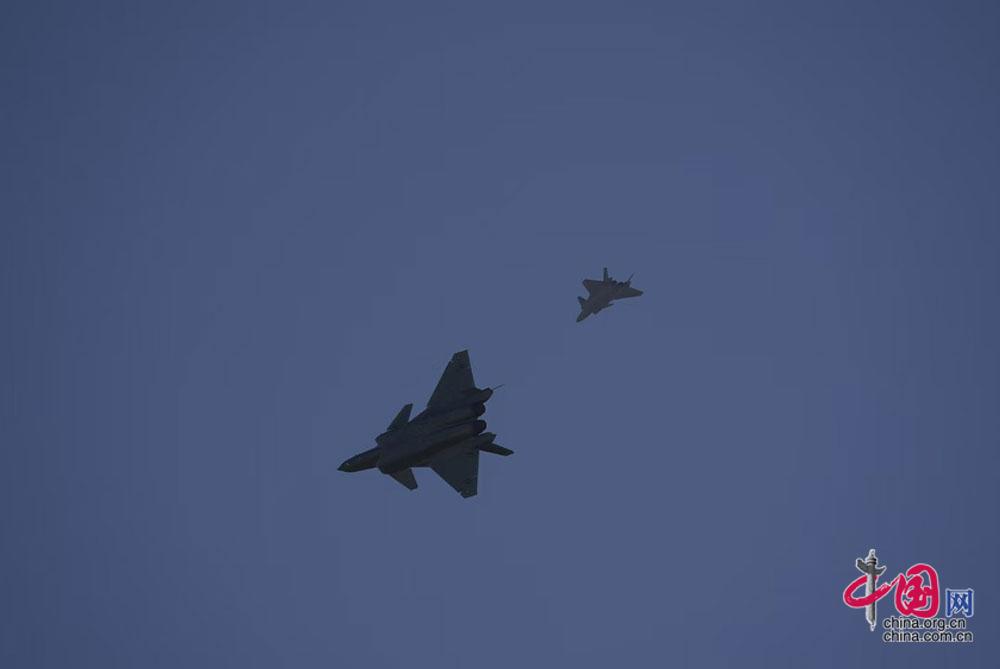 11月8日，殲-20在飛行訓(xùn)練中。中國(guó)網(wǎng) 楊佳攝影