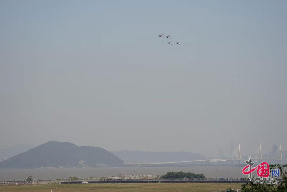 11月8日，適應(yīng)性訓(xùn)練在珠海金灣機(jī)場(chǎng)開(kāi)展。中國(guó)網(wǎng) 楊佳攝影