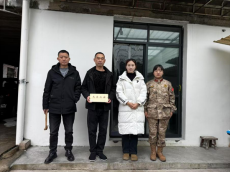 貴陽市白云區(qū)麥架鎮(zhèn)：入戶懸掛光榮牌 溫暖軍心一家