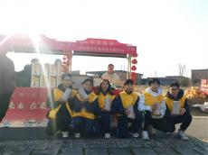 “厚德星沙 冬日暖陽”長沙縣果園鎮(zhèn)：新春集市助售獻(xiàn)愛心