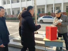 湖北京山坪壩中學(xué)為重病患者曾巧巧愛心捐款