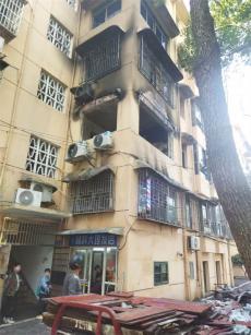 長(zhǎng)沙一高校教工住房凌晨起大火