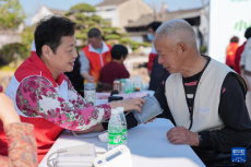 浙江寧波：“小草大愛” 志愿服務(wù)進(jìn)鄉(xiāng)村