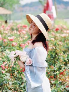 長沙鵝洲島：玫瑰花盛開游人來