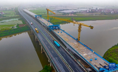 樟吉高速改擴(kuò)建袁河特大橋全橋合龍