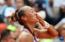 鄭欽文擊敗薩姆索諾娃 首進法網(wǎng)女單八強