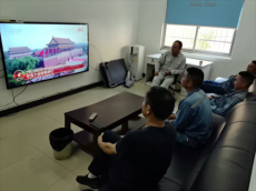 湖南鴻齊電力組織觀(guān)看抗戰(zhàn)勝利80周年閱兵儀式