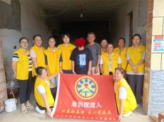 長(zhǎng)沙縣：義工愛(ài)心擺渡 傳遞“小攤主”善意