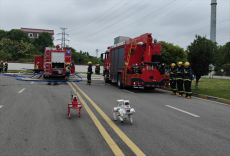 衡陽高新區(qū)智造“消防偵察兵”首次亮相實(shí)戰(zhàn)演練現(xiàn)場