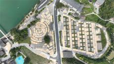 貴州臺江8.26萬畝稻田大豐收?機械搶收效率高