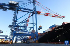 中歐北極快航航線首艘貨船抵達(dá)波蘭