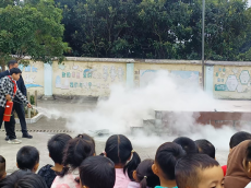 綏寧縣楓香學(xué)校舉辦消防應(yīng)急演練