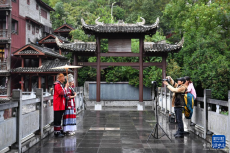 湖南鳳凰：特色旅拍豐富旅游體驗