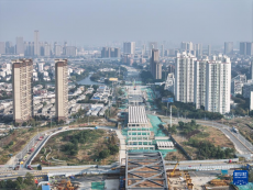 江蘇無錫：312國道改擴(kuò)建工程架梁忙