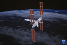 神舟二十二號飛船與空間站組合體完成自主快速交會對接