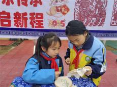 貴州臺(tái)江縣城關(guān)一小：苗繡進(jìn)校園 匠心潤(rùn)童心