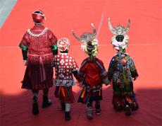 貴州凱里：七旬“家長(zhǎng)助教”為幼兒園量身創(chuàng)唱苗歌