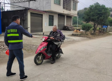 綏寧黃土礦鎮(zhèn)：“戴帽”專項整治行動?守護群眾“頭”安全